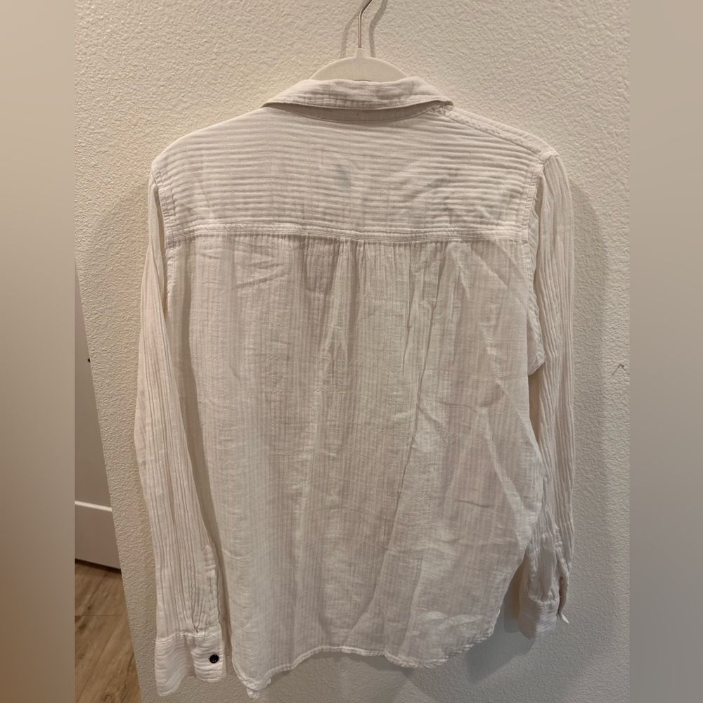 Universal Thread Button Up - Picture 4 of 5